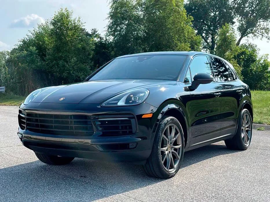 Автомобіль Porsche Cayenne Автомобіль Porsche Cayenne