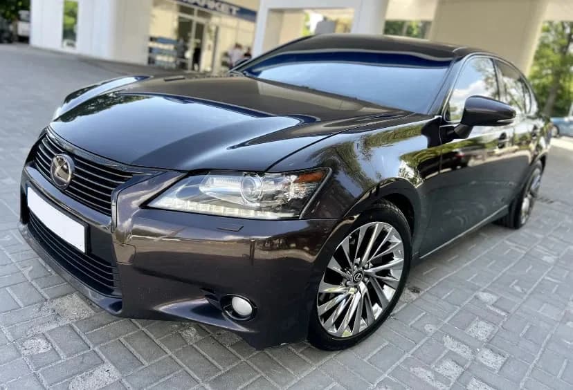 Автомобіль Lexus GS Автомобіль Lexus GS